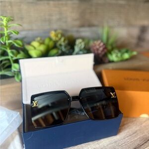 Louis Vuitton Black and Gold Sunglasses Women’s
